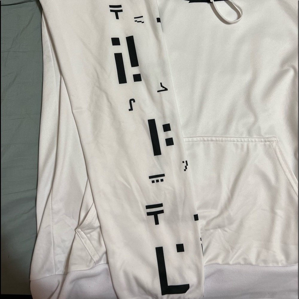 Dream Merch 10 mil hoodie